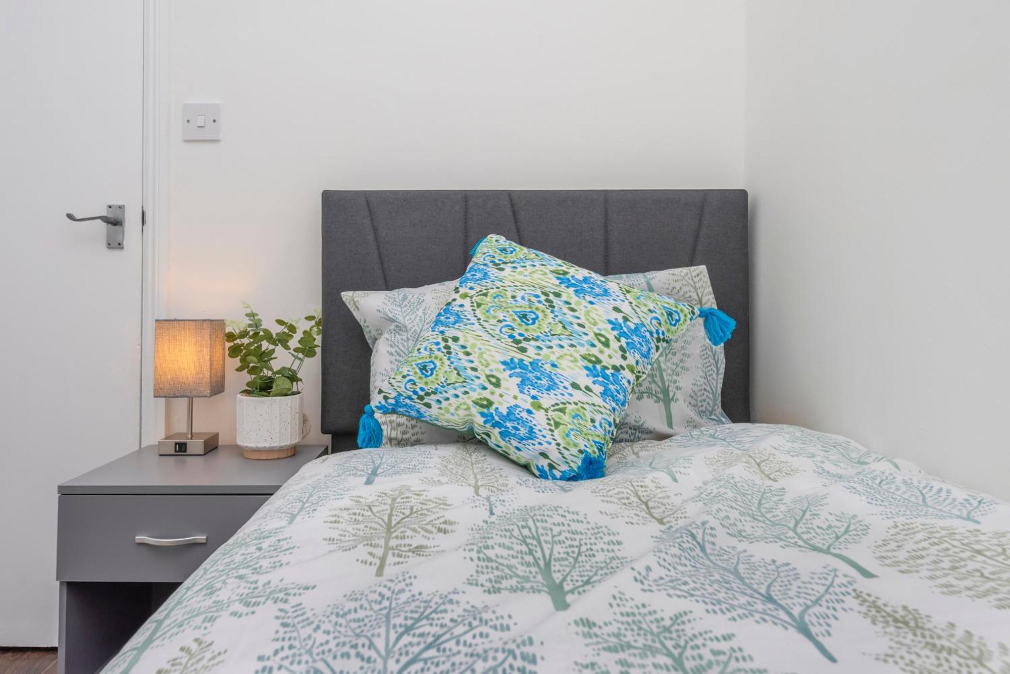 Modern Family Home W/Wi-Fi, Netflix, Self Check-In Londra Esterno foto