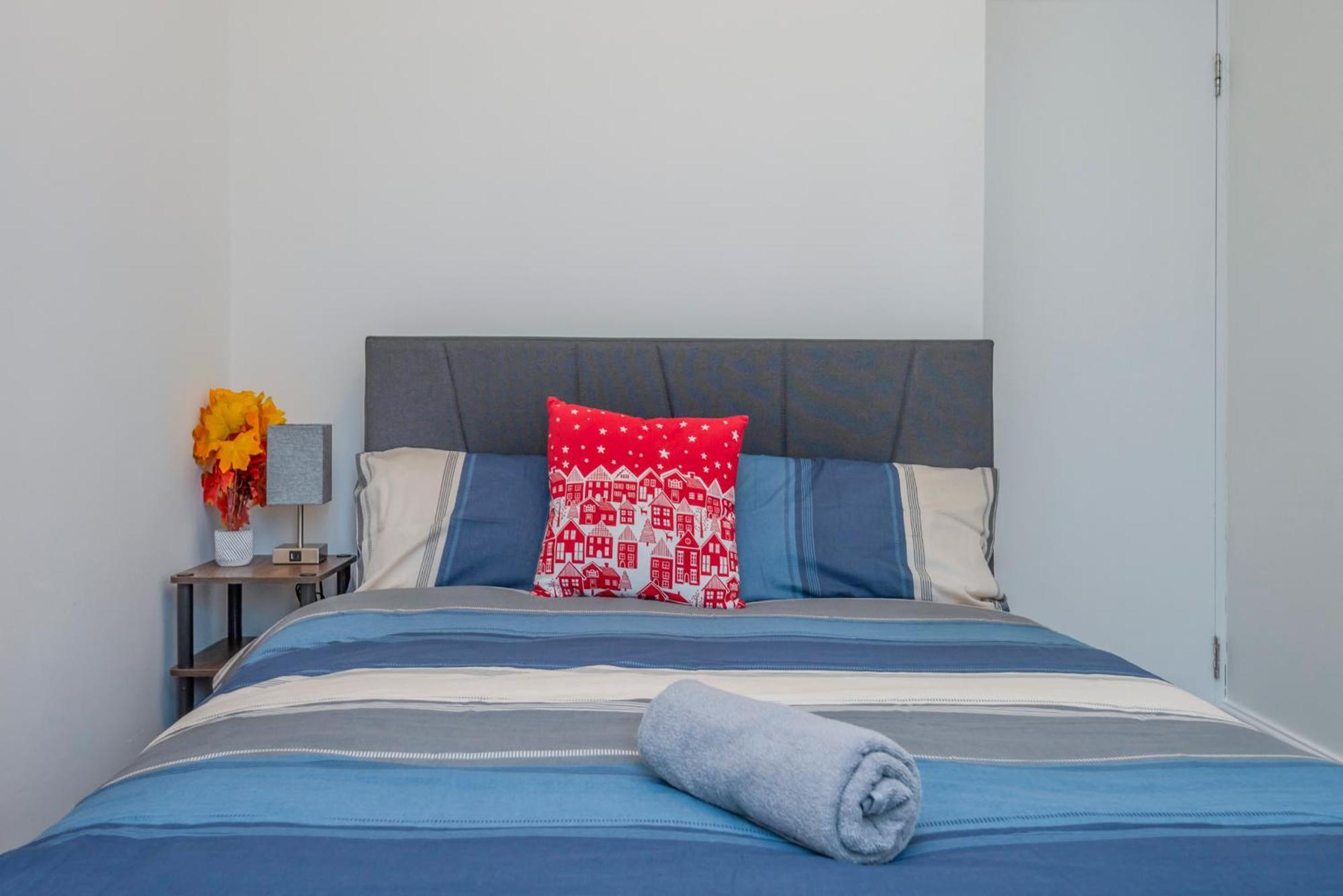 Modern Family Home W/Wi-Fi, Netflix, Self Check-In Londra Esterno foto